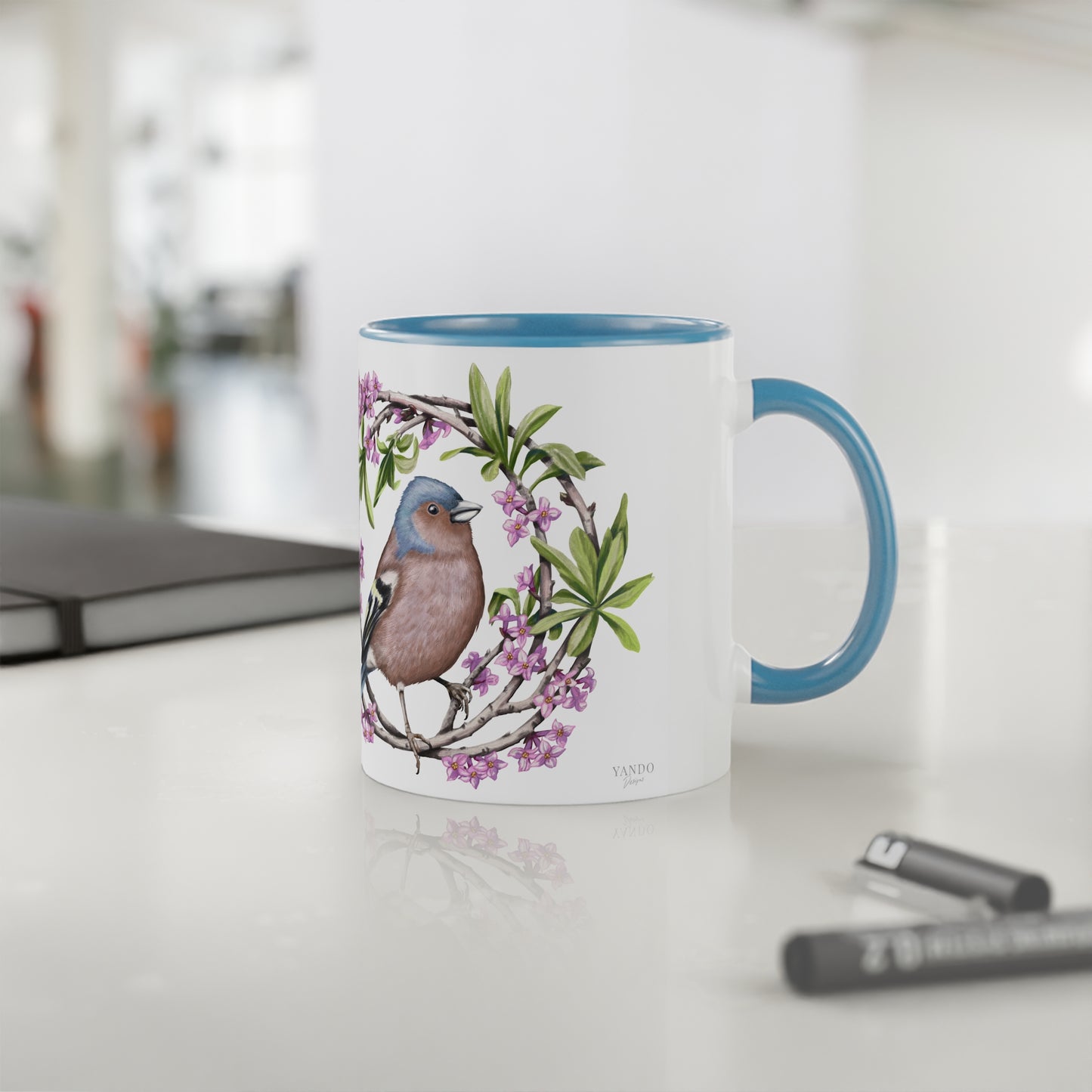 Tasse mit Buchfink-Motiv