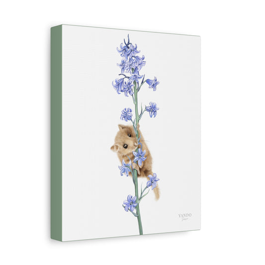Leinwanddruck – Haselmaus und Hasenglöckchen