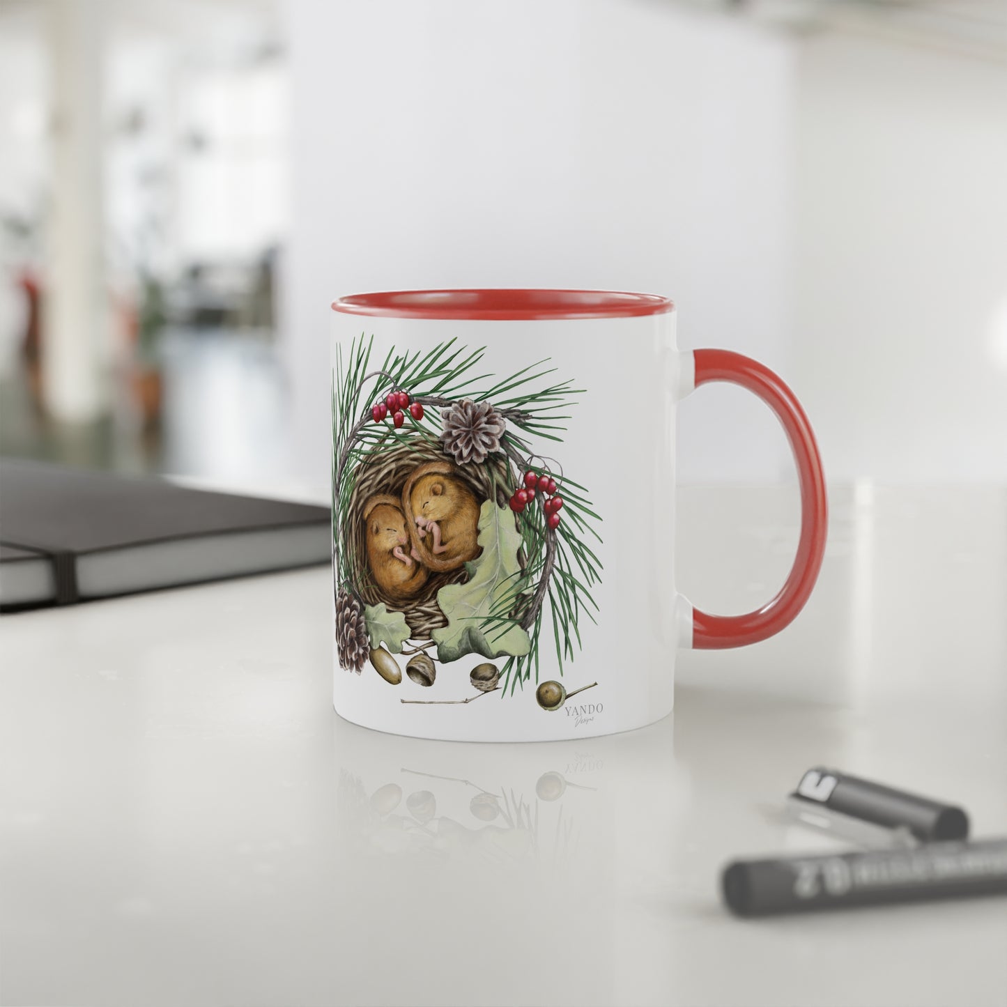 Tasse mit Haselmaus-Motiv