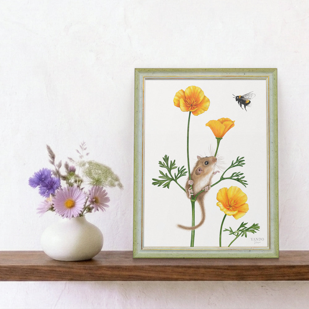 Haselmaus und Goldmohn - Kunstdruck mit Holzrahmen