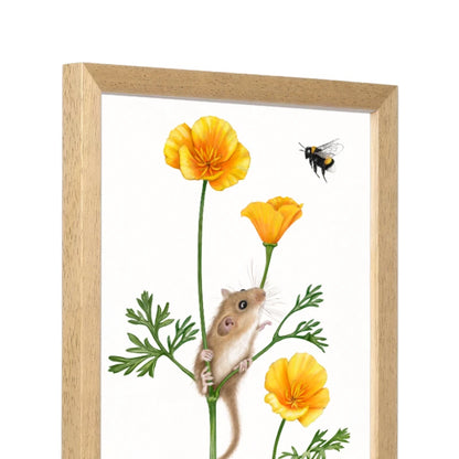 Schrägansicht Naturholz Dunkel – Haselmaus und Goldmohn