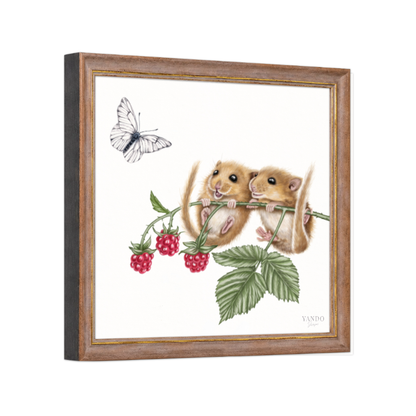 Kunstdruck Haselmäuse und Himbeere mit Holzrahmen – Nussbraun-Gold, Schrägansicht