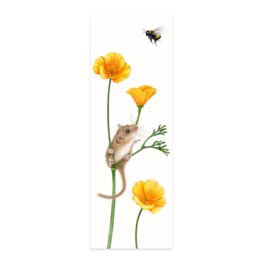 Lesezeichen Haselmaus und Goldmohn – handgezeichnet auf Hahnemühle-Papier, 5 × 15 cm
